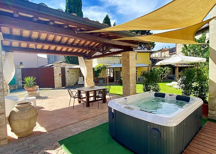 Il Cortile delle Rose Holiday House